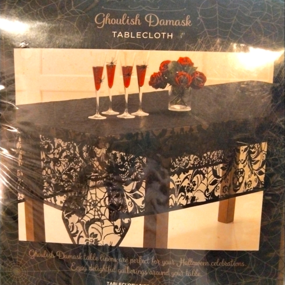 NWT Ghoulish Damask oblong 60x84" tablecloth